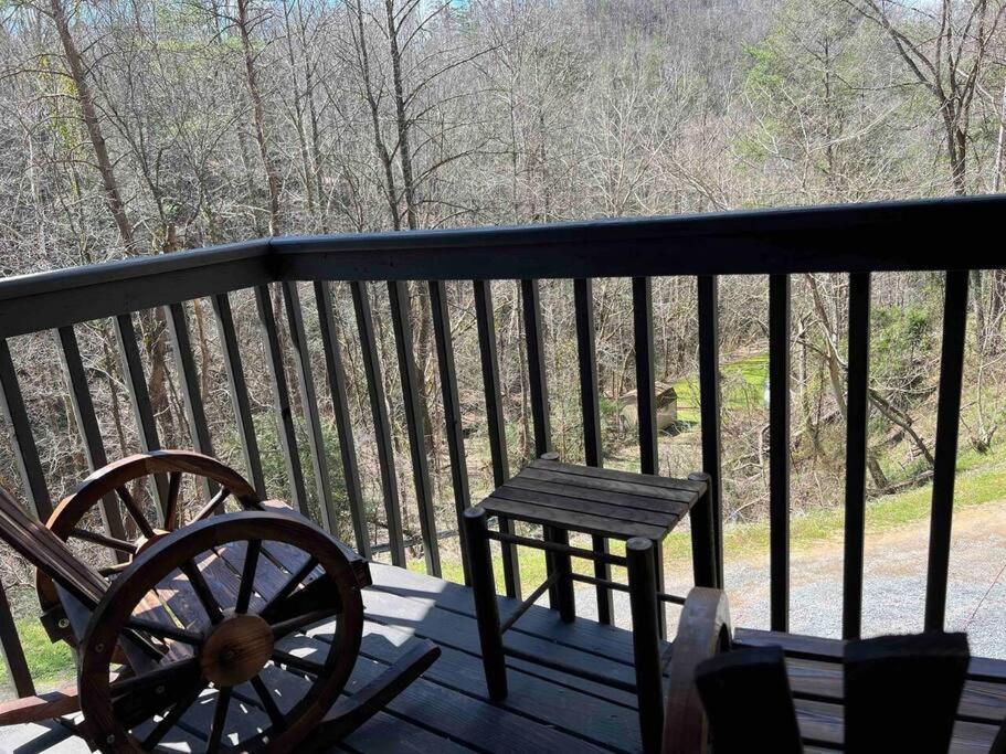 Pioneer Pass- Hot Tub, 2 Bdrm, W&D, Pets Ok Pigeon Forge Exterior foto